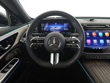 MERCEDES-BENZ E 220 d AMG Prem. Superscreen Burmeste…