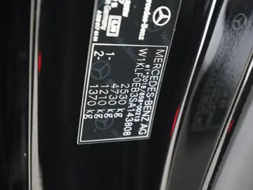 MERCEDES-BENZ E 220 d AMG Prem. Superscreen Burmeste…