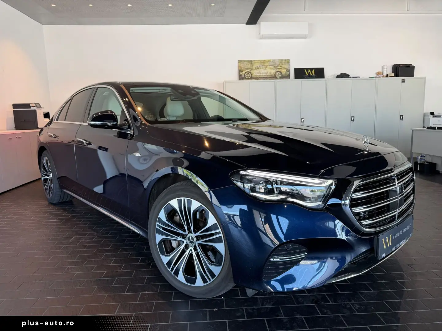 MERCEDES-BENZ E 300 de PANO HUD Exclusive Prem BURM4d Nappa