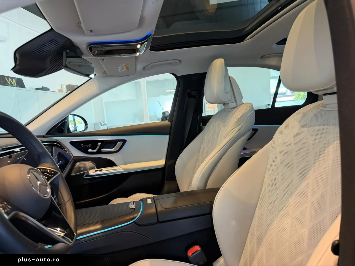 MERCEDES-BENZ E 300 de PANO HUD Exclusive Prem BURM4d Nappa