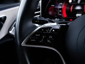 Mercedes-Benz E 220d 4Matic AVANTGARDE