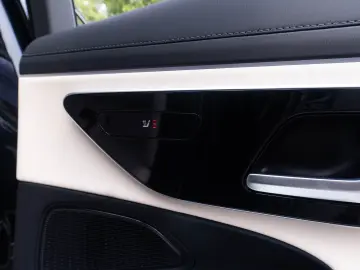 Mercedes-Benz E 220d 4Matic AVANTGARDE