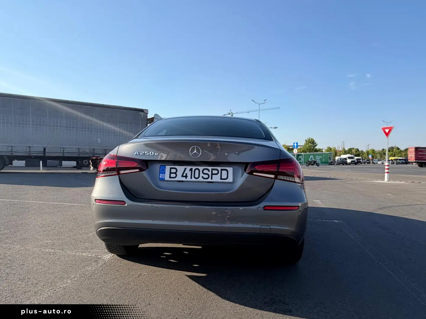 Mercedes-Benz A 250e