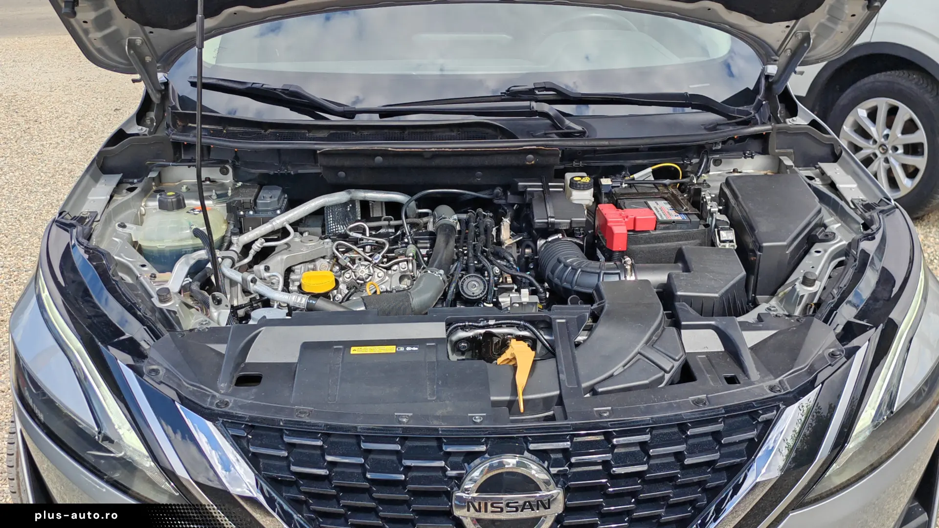 Nissan Qashqai 2022  98.000km  1 3 Benzina Hybrid  Automat