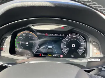 Audi Q8 SUV S line  TFSI e quattro