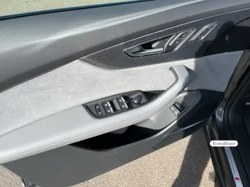 Audi Q8 SUV S line  TFSI e quattro