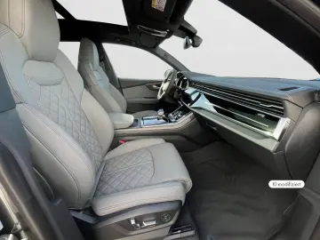 Audi Q8 SUV S line  TFSI e quattro
