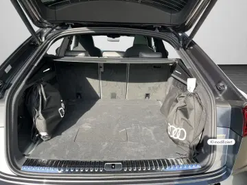 Audi Q8 SUV S line  TFSI e quattro