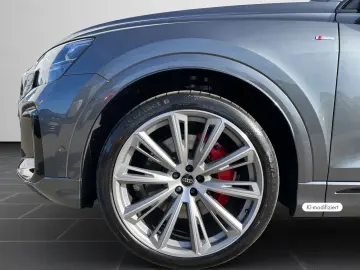 Audi Q8 SUV S line  TFSI e quattro