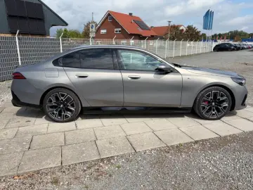 BMW 550 e xDrive MSportPro DrivAssisProf Bowers Wilk