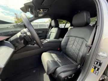 BMW 550 e xDrive MSportPro DrivAssisProf Bowers Wilk