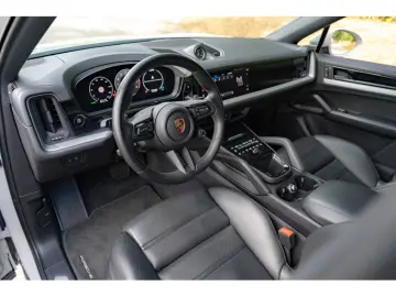 PORSCHE Cayenne E-Hybrid Coupé