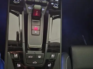 PORSCHE 922 Carrera GTS Panorama Matrix Lift Bose