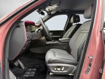 ROLLS ROYCE Cullinan Black Badge Series II 23  Lounge Seats