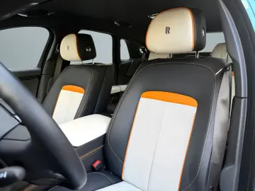 ROLLS ROYCE Ghost Series ll Theatre Picnic BeSpoke Massage
