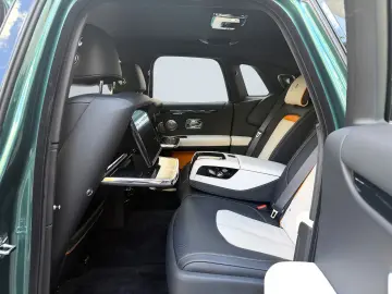 ROLLS ROYCE Ghost Series ll Theatre Picnic BeSpoke Massage