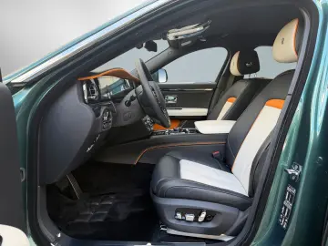 ROLLS ROYCE Ghost Series ll Theatre Picnic BeSpoke Massage