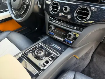 ROLLS ROYCE Ghost Series ll Theatre Picnic BeSpoke Massage