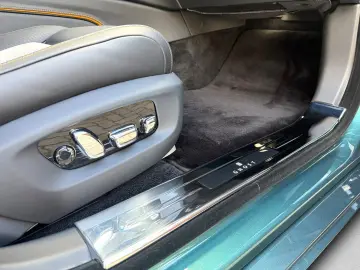 ROLLS ROYCE Ghost Series ll Theatre Picnic BeSpoke Massage