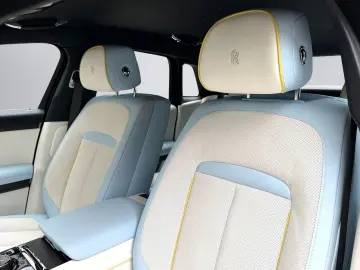ROLLS ROYCE Ghost Series ll Theatre Picnic BeSpoke Massage