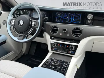 ROLLS ROYCE Ghost Series ll Theatre Picnic BeSpoke Massage