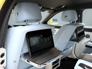 ROLLS ROYCE Ghost Series ll Theatre Picnic BeSpoke Massage
