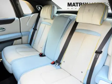 ROLLS ROYCE Ghost Series ll Theatre Picnic BeSpoke Massage