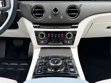 ROLLS ROYCE Ghost Series ll Theatre Picnic BeSpoke Massage