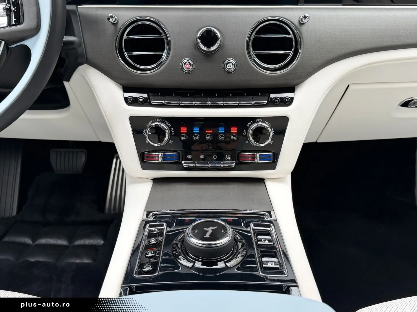 ROLLS ROYCE Ghost Series ll Theatre Picnic BeSpoke Massage