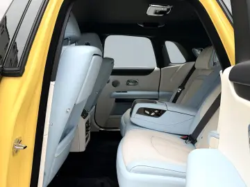ROLLS ROYCE Ghost Series ll Theatre Picnic BeSpoke Massage