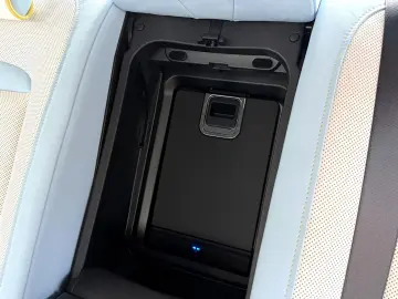 ROLLS ROYCE Ghost Series ll Theatre Picnic BeSpoke Massage