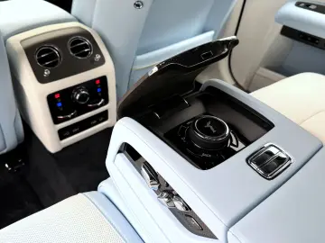 ROLLS ROYCE Ghost Series ll Theatre Picnic BeSpoke Massage