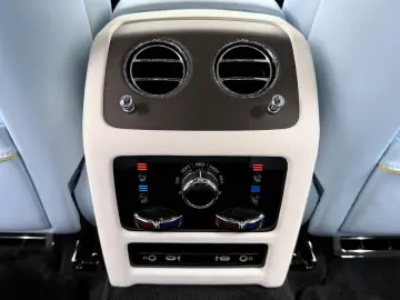 ROLLS ROYCE Ghost Series ll Theatre Picnic BeSpoke Massage