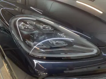Porsche Cayenne Platinum Edition   Sport Chrono