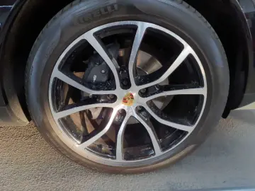 Porsche Cayenne Platinum Edition   Sport Chrono