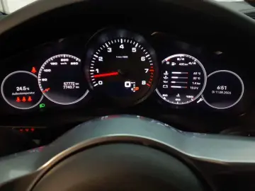 Porsche Cayenne Platinum Edition   Sport Chrono