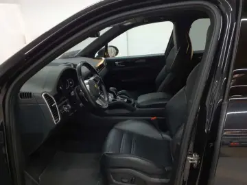 Porsche Cayenne Platinum Edition   Sport Chrono