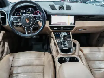 Porsche Cayenne E-Hybrid   Sport Chrono