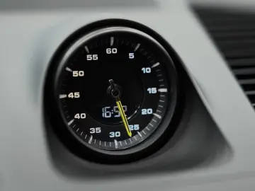 Porsche Cayenne E-Hybrid   Sport Chrono