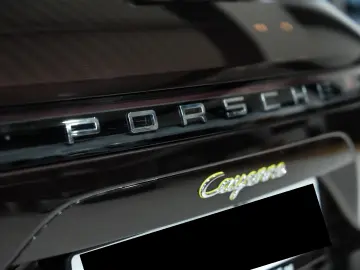 Porsche Cayenne E-Hybrid   Sport Chrono