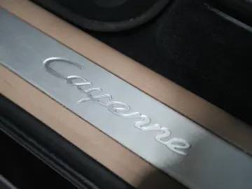 Porsche Cayenne E-Hybrid   Sport Chrono