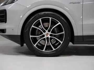 PORSCHE Cayenne E-Hybrid Coupe HeadUp InnoDrive BOSE