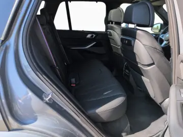 BMW X5 xDr 40i M SPORT PRO SoftCl AHK Pano H K DAPro