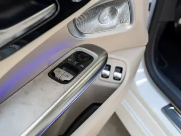 MERCEDES-BENZ CLE 300 e AMG Sport Edition NIGHT AHK PANO HUD