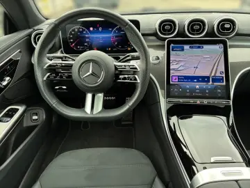 MERCEDES-BENZ CLE 220 d Coupé AMG Pano DigLight Memo…