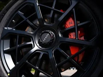 ZEEKR 9X Max Black Package