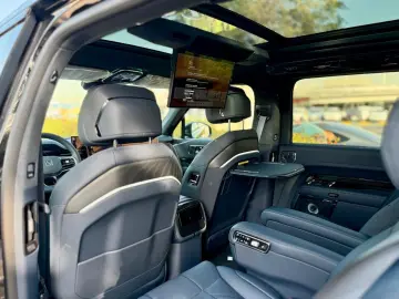 ZEEKR 9X Max Black Package