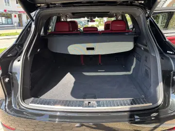 Porsche Cayenne Platinum Edition Massage Pano