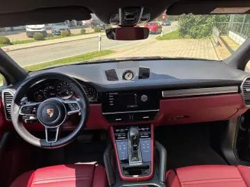 Porsche Cayenne Platinum Edition Massage Pano