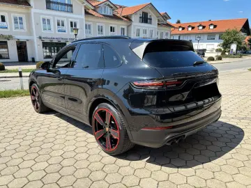 Porsche Cayenne Platinum Edition Massage Pano